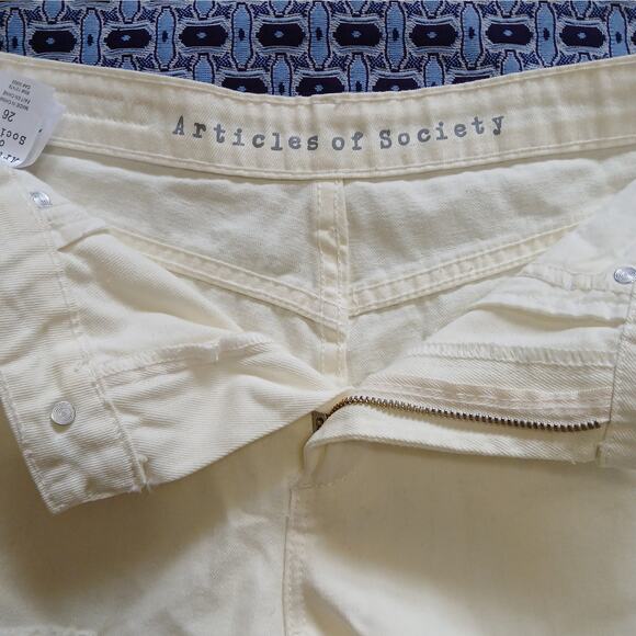 Lot of 2‎ pairs high waisted cutoff shorts, black and white, size 26/27 - Picture 3 of 4